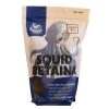kulki proteinowe o smaku squid betaina na białym tle